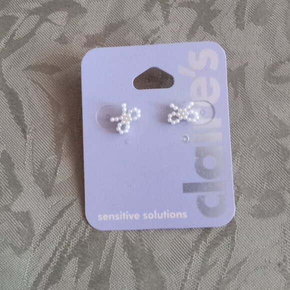Claire's Other - Claire's sensitive solutions pearl-like bow tie earrings never worn